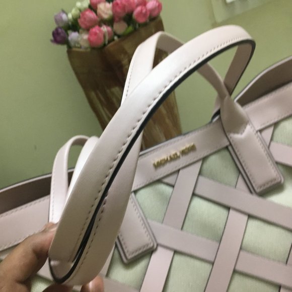 Authentic Michael Kors Light Pink Sienna Large Tote - Picture 8 of 16